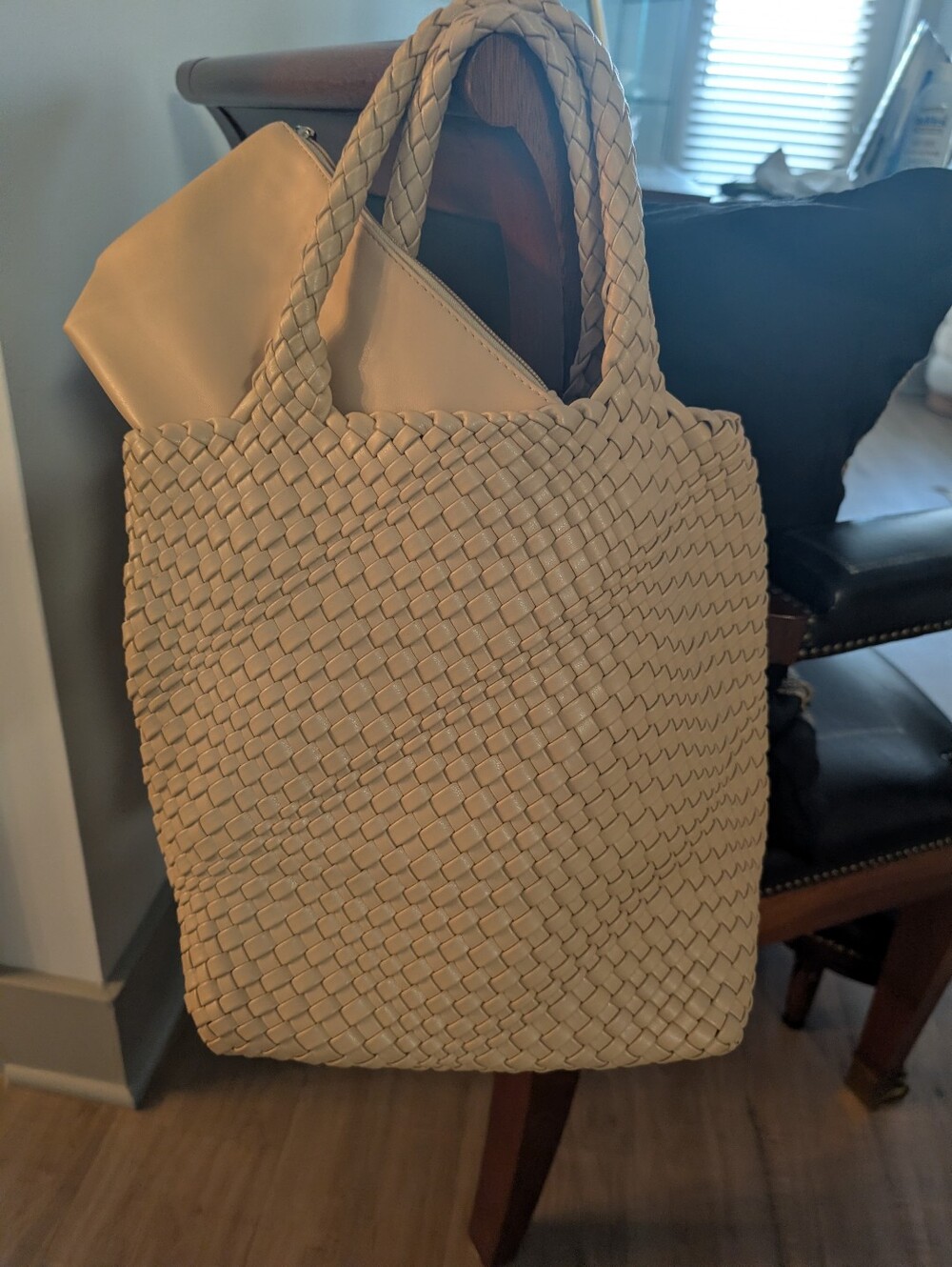 Woven Tote Bag in Cream - Stylish Everyday Carry In Vegan Leather Good Condition